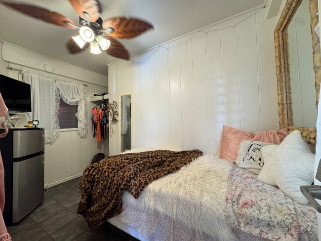 property at 1125A 2nd Ave