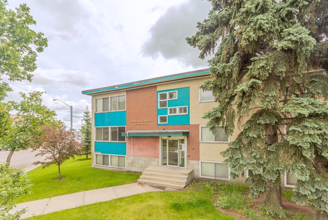 12719 118th Ave NW in Edmonton, AB - Building Photo