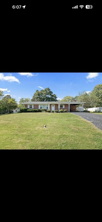 889 Shady Ln in Cookeville, TN - Building Photo