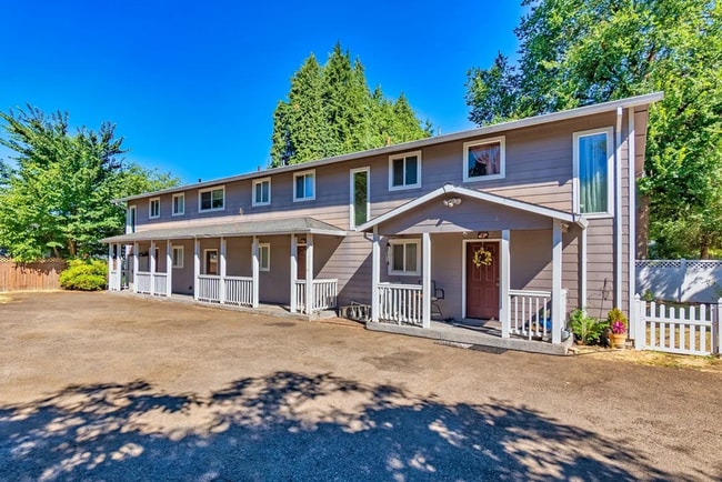 367 NW Bailey Ave in Hillsboro, OR - Foto de edificio - Building Photo