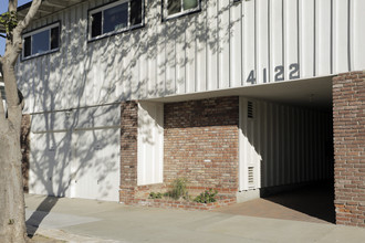 4122 Deeboyar Ave in Lakewood, CA - Building Photo - Building Photo