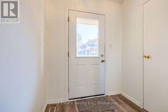 125 Sekura Crescent in Cambridge, ON - Building Photo - Building Photo
