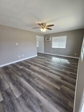 16109 Spruce St in Hesperia, CA - Building Photo - Building Photo