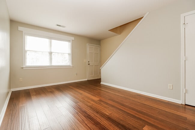 1321 Mathis Ferry Rd in Mount Pleasant, SC - Building Photo - Building Photo