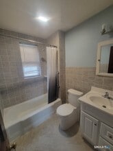 320 Olivia St in Derby, CT - Building Photo - Building Photo