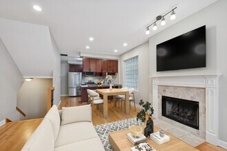 2742 N Bosworth Ave in Chicago, IL - Building Photo - Building Photo