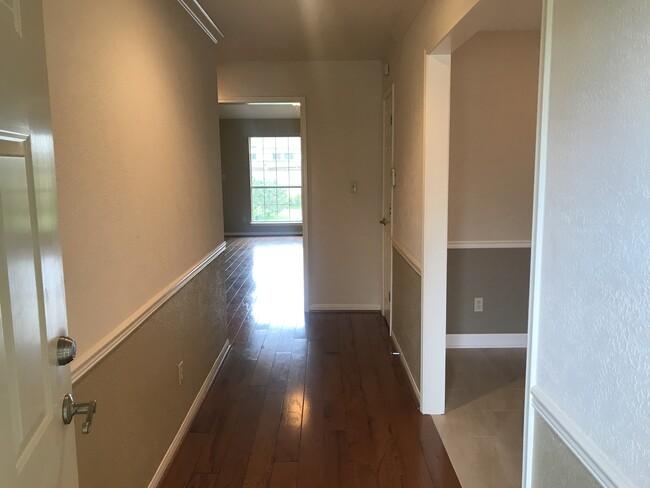 7996 Pecan Dr in Beaumont, TX - Foto de edificio - Building Photo