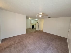 1907 S Loop 289 in Lubbock, TX - Foto de edificio - Building Photo