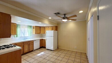 6729 W Charleston Blvd-Unit -#2 - File 1098 in Las Vegas, NV - Building Photo - Building Photo