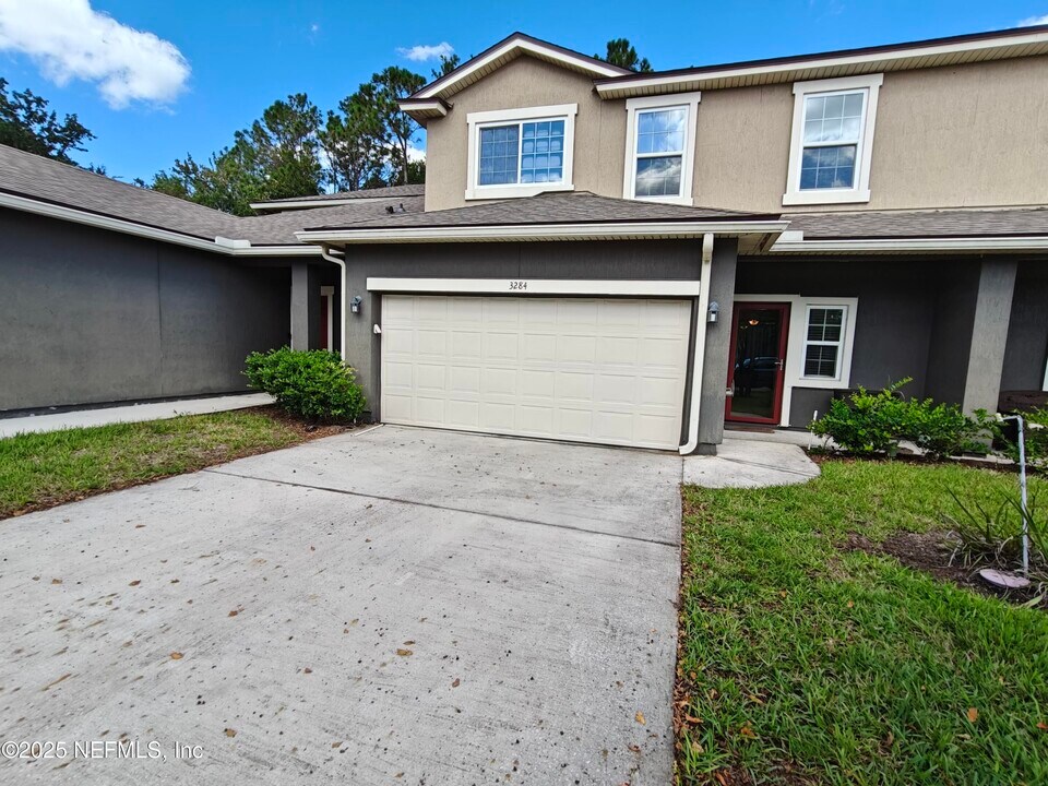 3284 Chestnut Ridge Way in Orange Park, FL - Building Photo