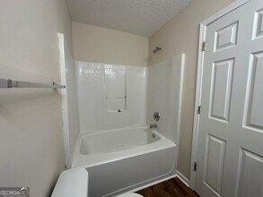 6296 Hickory Ln Cir in Union City, GA - Building Photo - Building Photo