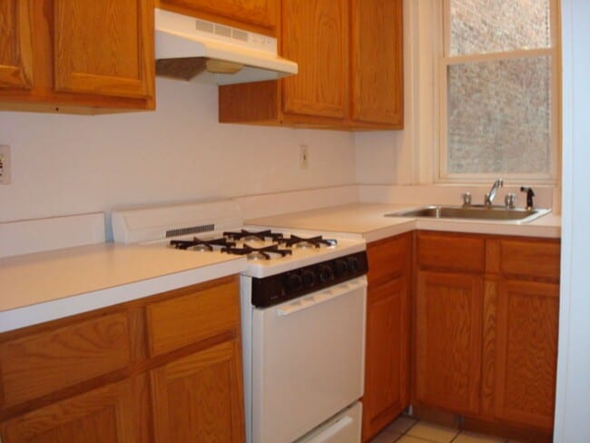 1123 Commonwealth Ave in Boston, MA - Foto de edificio - Building Photo