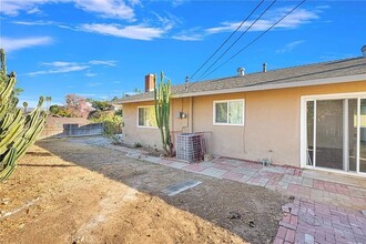 6631 Ave De Palma in Riverside, CA - Foto de edificio - Building Photo