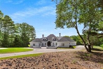 1000 Grayson Pkwy in Grayson, GA - Building Photo - Building Photo