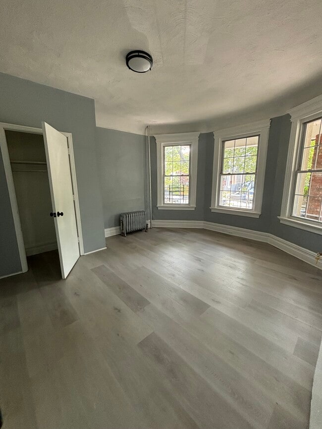 127 N 14th St in East Orange, NJ - Building Photo - Building Photo