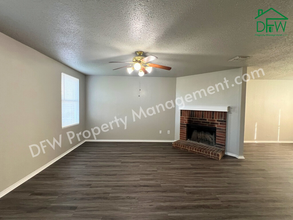 5609 Camarillo Dr in Fort Worth, TX - Foto de edificio - Building Photo