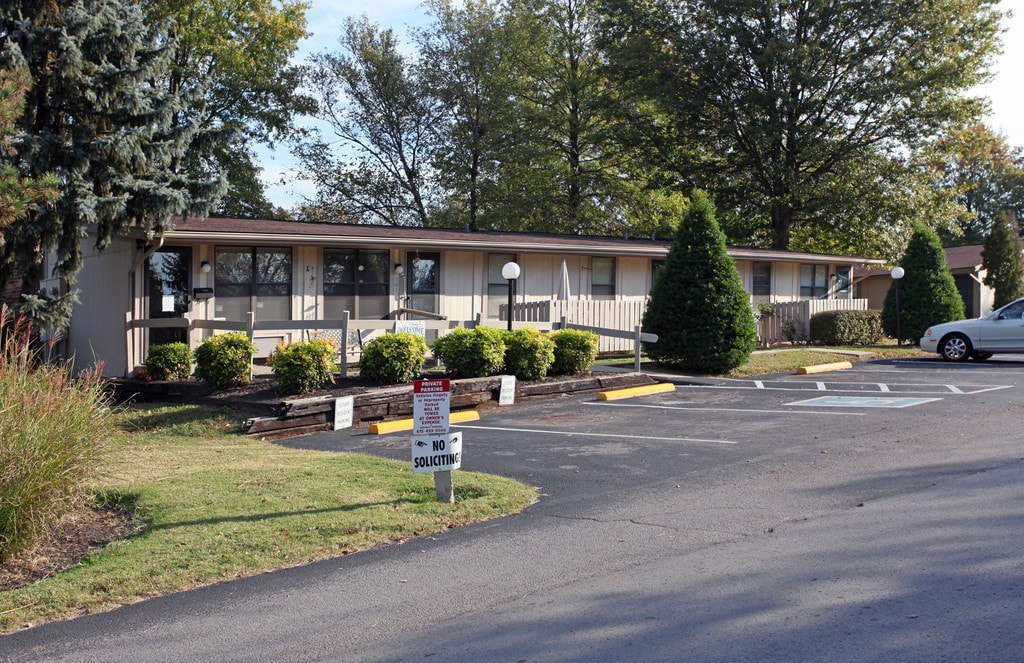 Redwood Hollow Smyrna, TN Apartments