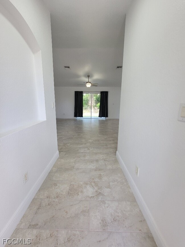 355 Paddock St in Lehigh Acres, FL - Building Photo - Building Photo