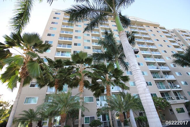 94-979-979 Kau'Olu Pl in Waipahu, HI - Foto de edificio - Building Photo