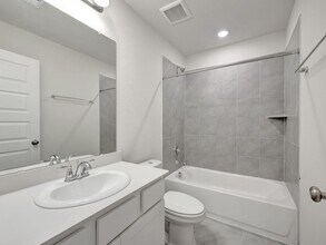 18738 Timber Gln Dr in Conroe, TX - Building Photo - Building Photo