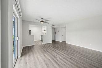 Roselea Manor Apartments in Sanford, FL - Building Photo - Building Photo