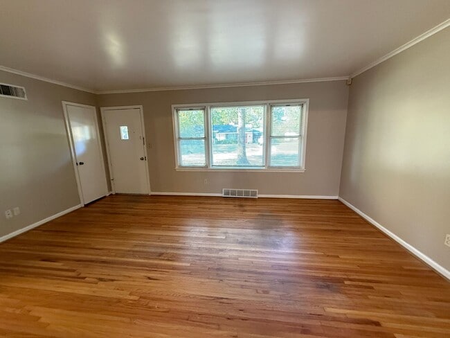 5213 S St Louis Ave in Tulsa, OK - Foto de edificio - Building Photo