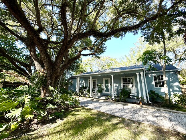 5023 SW 59th Ave in Miami, FL - Building Photo - Building Photo