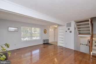 11732 Mossy Creek Ln in Reston, VA - Building Photo - Building Photo