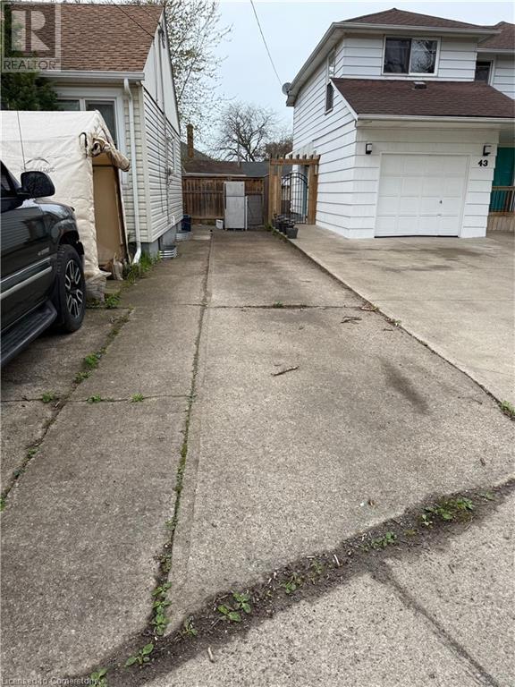 41 Beamer Ave in St Catharines, ON - Building Photo - Building Photo