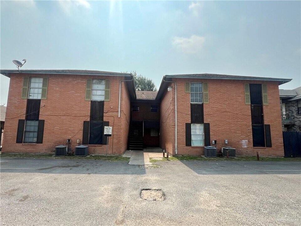 2300 N 32nd St in McAllen, TX - Building Photo