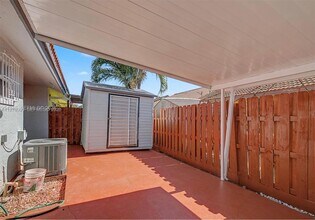 11522 NW 4th Way in Miami, FL - Building Photo - Building Photo