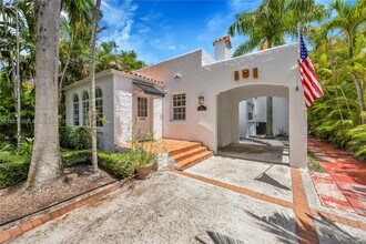 410 Majorca Ave in Coral Gables, FL - Building Photo - Building Photo
