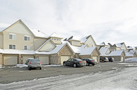 Walton Pond Condos in Pontiac, MI - Building Photo - Building Photo