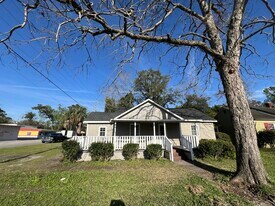 3614 Norwich St in Brunswick, GA - Building Photo