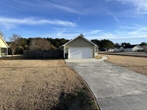 113 Byrum Run in Hubert, NC - Building Photo - Building Photo