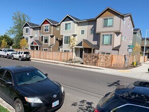 16581 SW Blanton St in Beaverton, OR - Building Photo - Building Photo