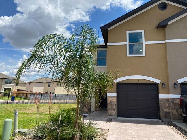 139 Niagara Dr. in Laredo, TX - Building Photo - Building Photo