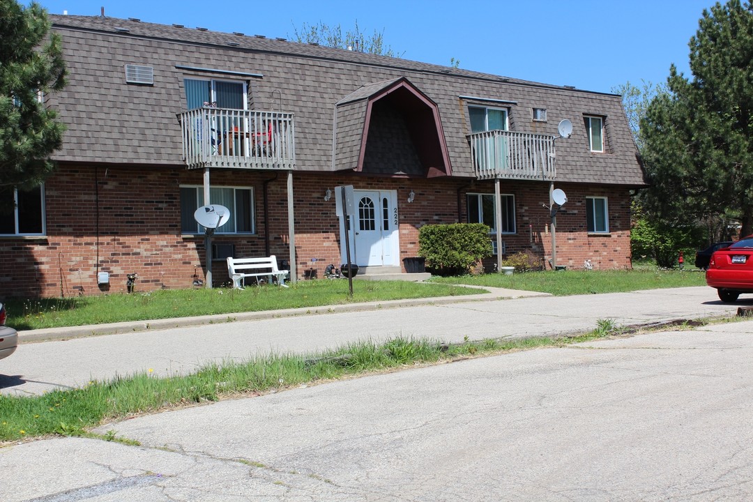 Elkhorn Apartments in Elkhorn, WI - Building Photo