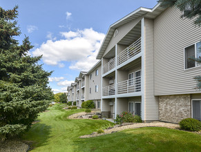 Wyndemere Apartments in St. Cloud, MN - Foto de edificio - Building Photo