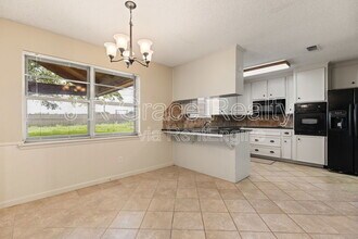 429 Lindenwood Ln W in Hewitt, TX - Building Photo - Building Photo