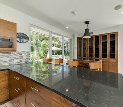 111 S Hibiscus Dr in Miami Beach, FL - Building Photo - Building Photo