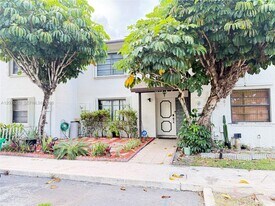 6817 SW 40th St in Miramar, FL - Building Photo