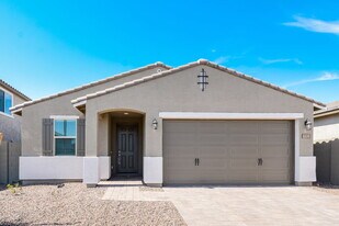 19901 W Badgett Ln in Litchfield Park, AZ - Building Photo