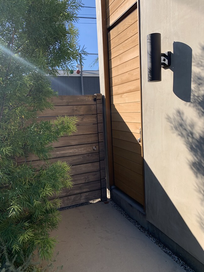 838 25th St in Santa Monica, CA - Building Photo - Building Photo