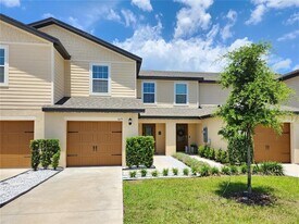 1679 Wynford Cir in Tavares, FL - Building Photo