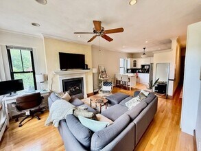 13 Worcester St, Unit 2 in Boston, MA - Foto de edificio - Building Photo
