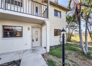 4530 SW 10th Ave in Cape Coral, FL - Foto de edificio - Building Photo