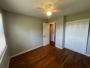 3380 Parc Chateau Ln in Florissant, MO - Building Photo - Building Photo