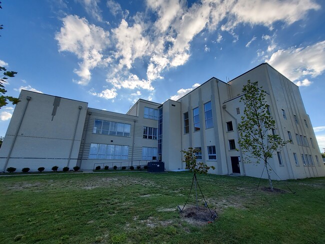 The Wythe Apartments in Hampton, VA - Building Photo - Building Photo