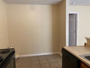 7545 Windsor Oaks in San Antonio, TX - Building Photo - Building Photo